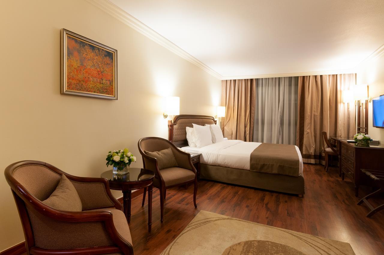 Le Commodore Hotel เบรุต ภายนอก รูปภาพ